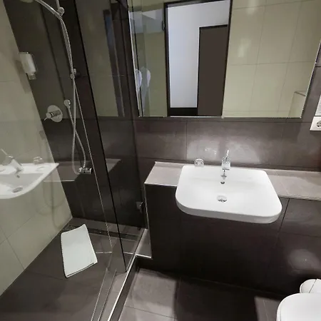 斯里斯恩酒店 3* 霍格伦兆森