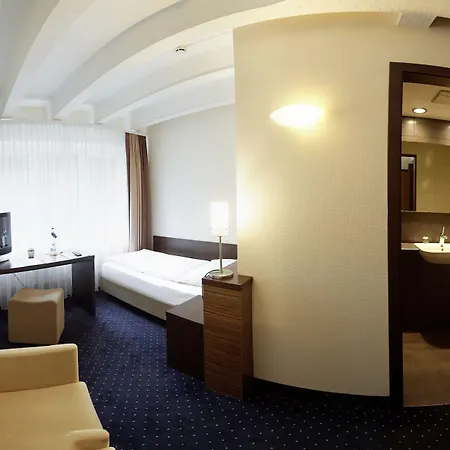 斯里斯恩酒店 3*