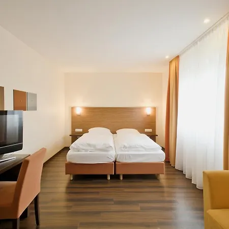 斯里斯恩酒店 3* 霍格伦兆森